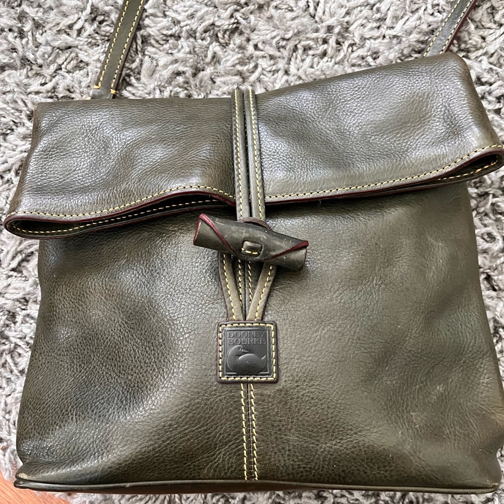 Dooney & Bourke Crossbody.. Excellent Condition. Dark Olive color